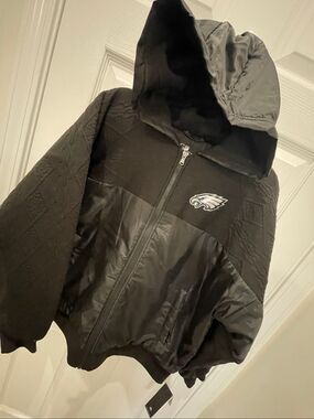 NWT Philadelphia Eagles Women’s XL All Black Hooded Puffer Jacket NFL $140